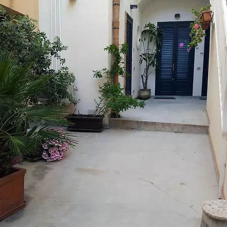 Casa Marsalia Guest house *